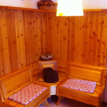 Holiday home Rododendro *